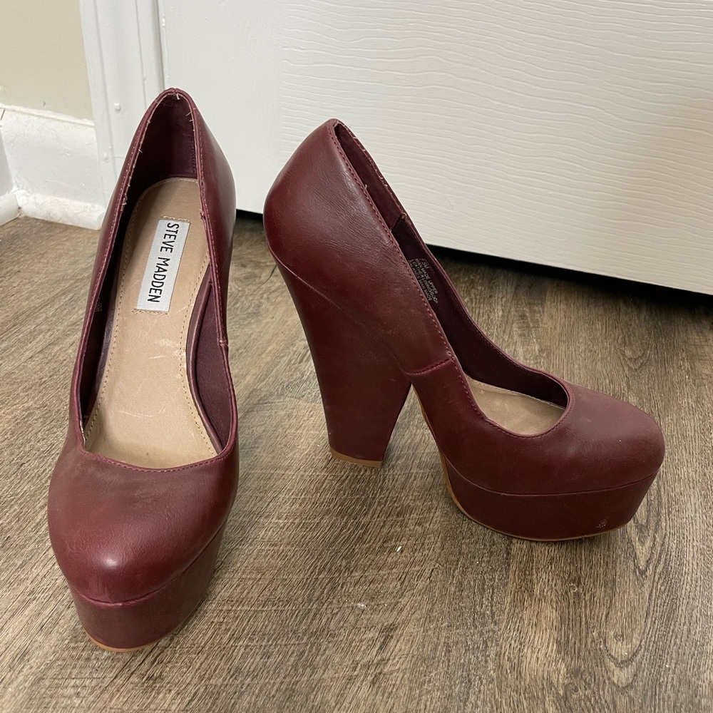 Steve Madden Greedy Platform Pumps